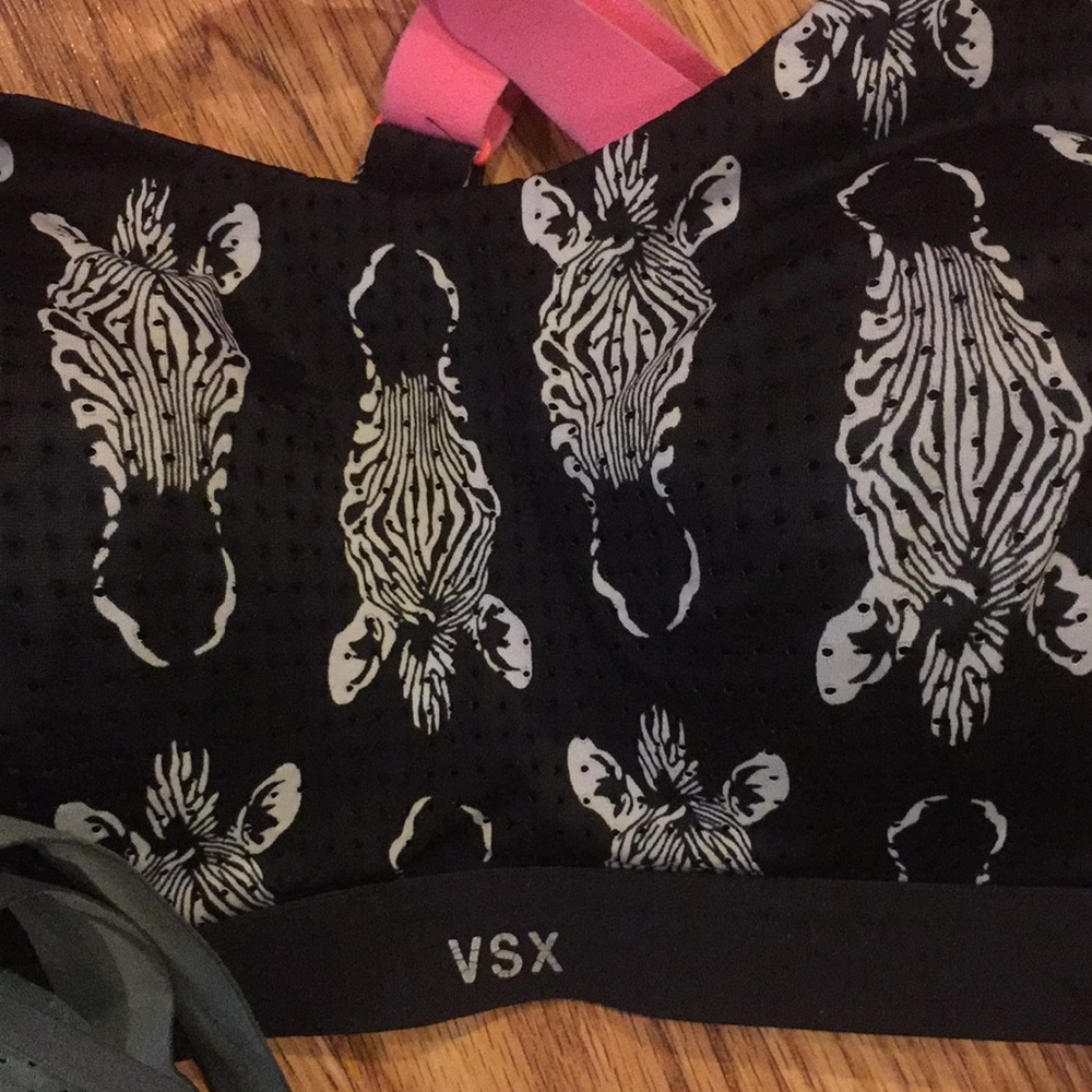 2 VS Sports bras - Picture 3 of 7